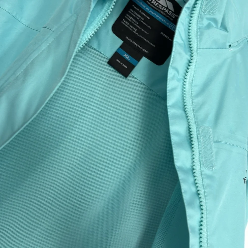 Trespass Technical Performance waterproof jacket - Picture 7 of 10